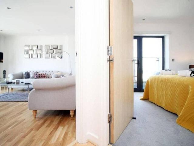 Apartment for rent in Falcon Lodge, Wales