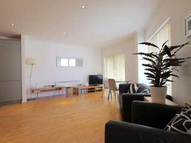 Apartment for rent in Falcon Lodge, Wales