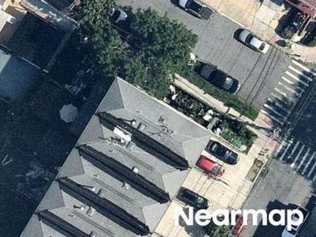House for sale in The Bronx, Arverne