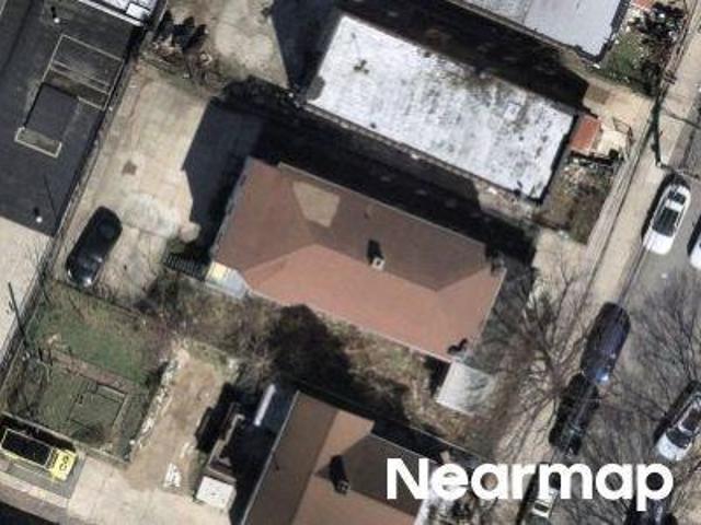 House for sale in The Bronx, Arverne