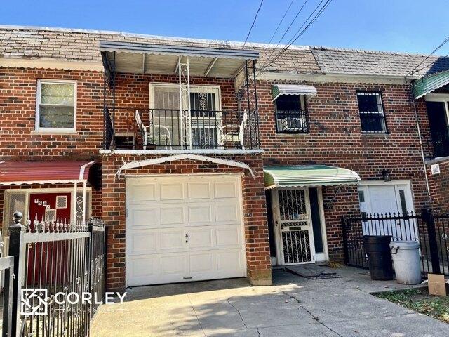 House for sale in The Bronx, Arverne