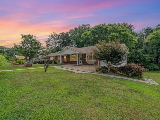 House for sale in Landrum