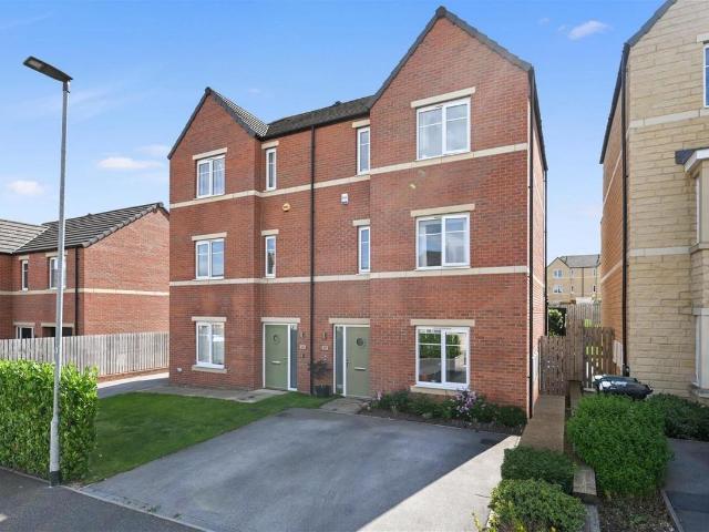 House for rent in Apperley Bridge, Bradford