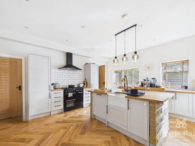 House for rent in Lower Wyke, West Yorkshire