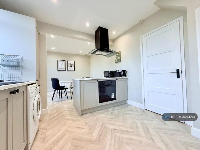 House for rent in Carr Manor, Leeds