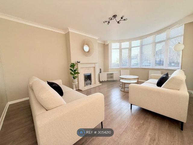 House for rent in Carr Manor, Leeds