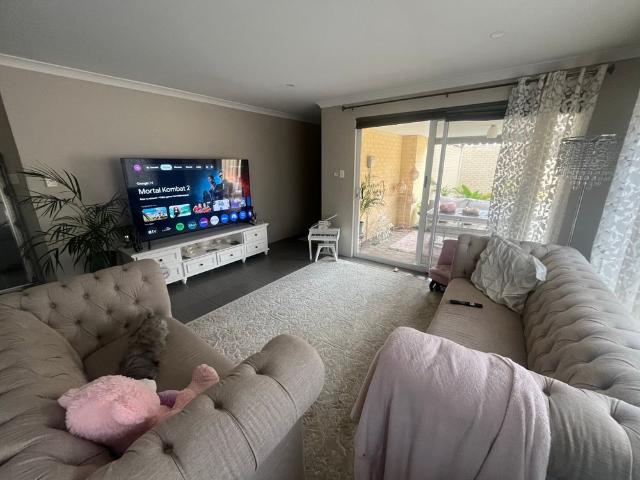 Room for rent in Carramar, Western Australia