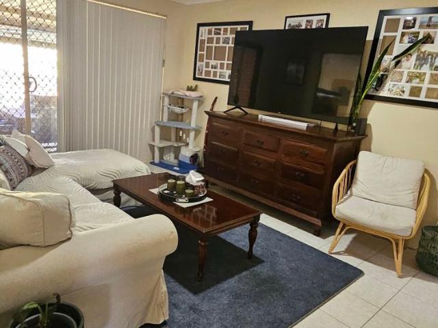 Room for rent in Carramar, Western Australia