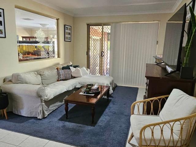 Room for rent in Carramar, Western Australia