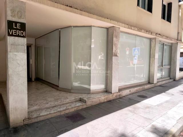 Local Commercial vente à Grasse, Antibes