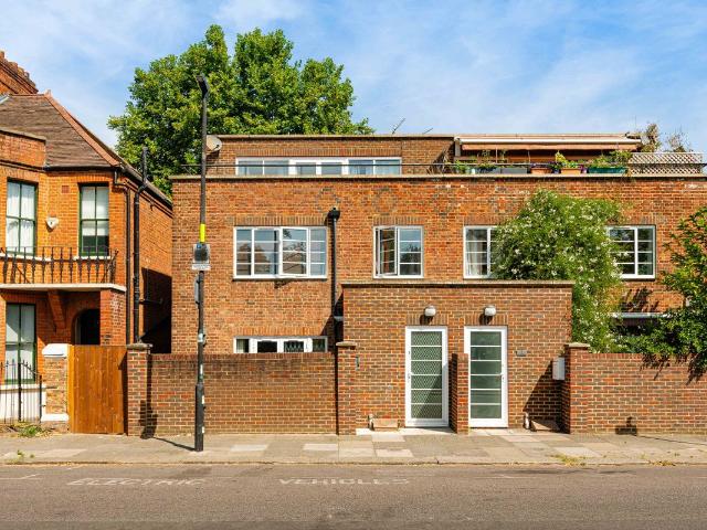 House for rent in Myatt's Fields, Greater London