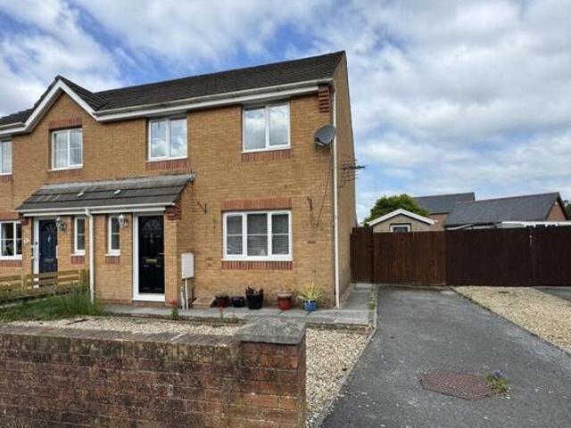 House for sale in Ammanford, Wales