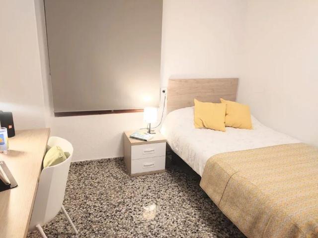 Apartamento en alquiler en Montcada I Reixac, Badia