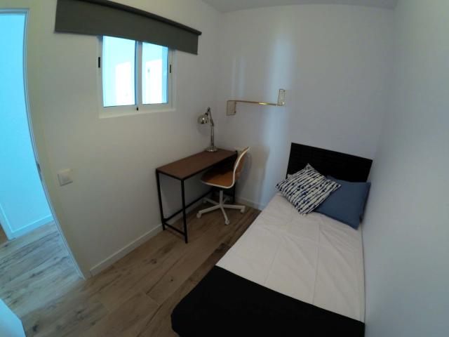 Habitación en alquiler en Pubilla Cases, L'hospitalet De Llobregat