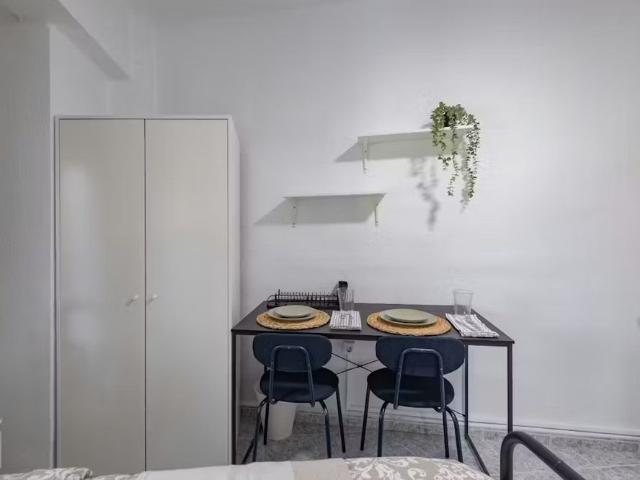 Apartamento en alquiler en Barri dels Ollers, l'Horta Sud