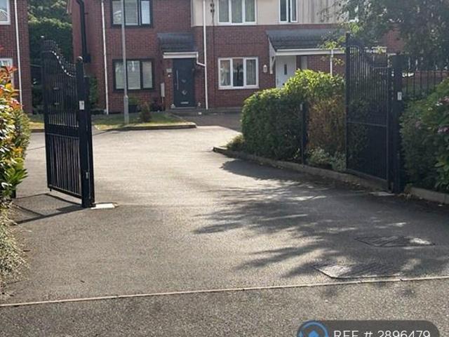 House for rent in Newton Wood, Greenheys
