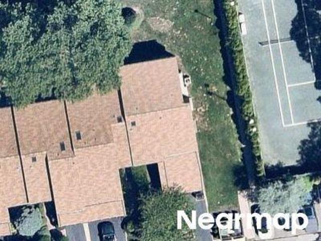 Condo for sale in The Hamlet, Jericho