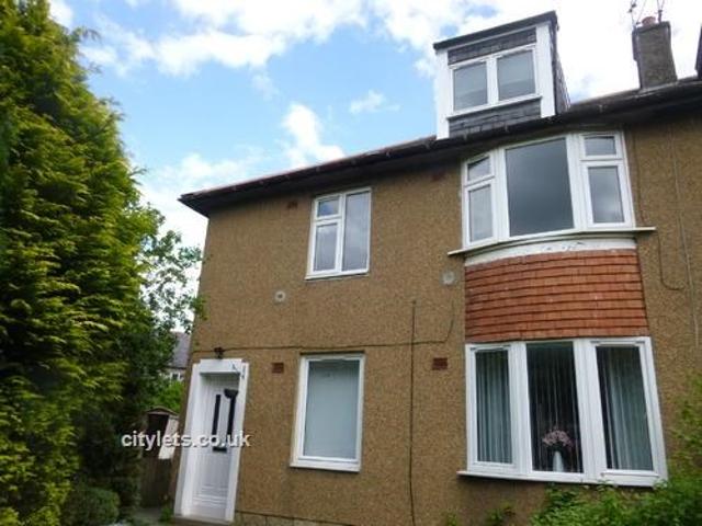 Flat for rent in Chapelknowe, Carrick Knowe