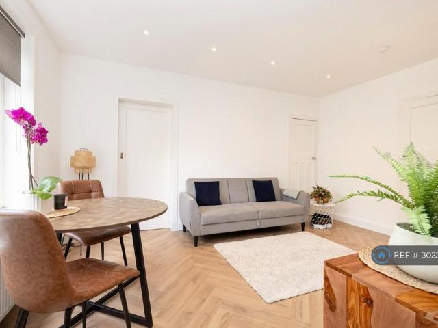 Apartment for rent in Carrick Knowe, Corstorphine