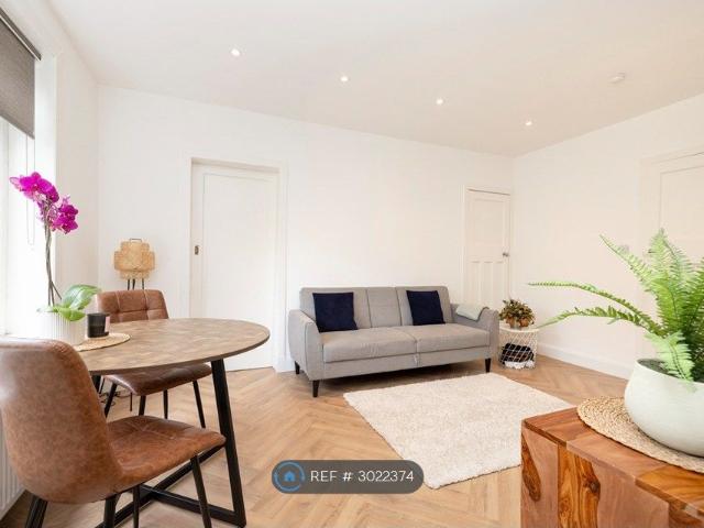Apartment for rent in Carrick Knowe, Corstorphine