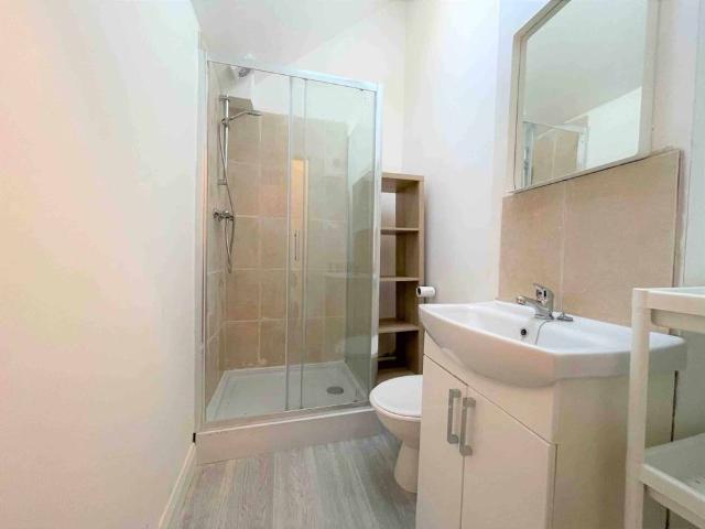 Apartment to rent in Bluebell, North Tipperary