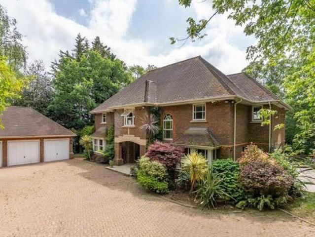 House for sale in Kingston Upon Thames, Greater London