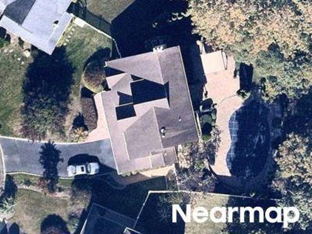 House for sale in Manorville