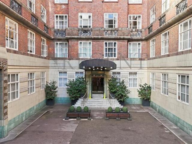 Apartment for rent in Mayfair, Greater London