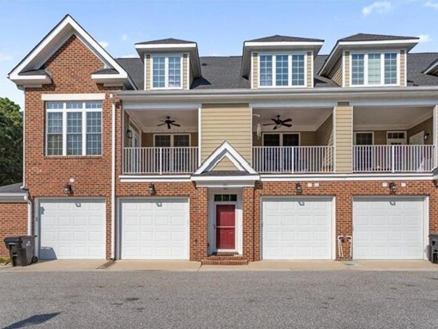 Condo for sale in Yorktown