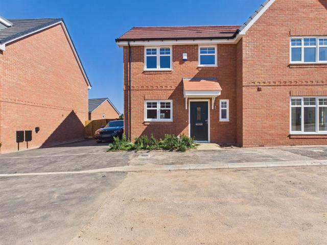 Apartment for rent in Keresley Green, Keresley
