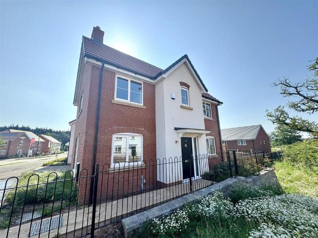 House for rent in Keresley Green, Keresley