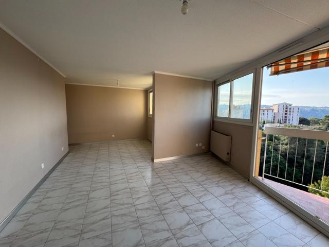 Appartement vente à Carros, Alpes-Maritimes