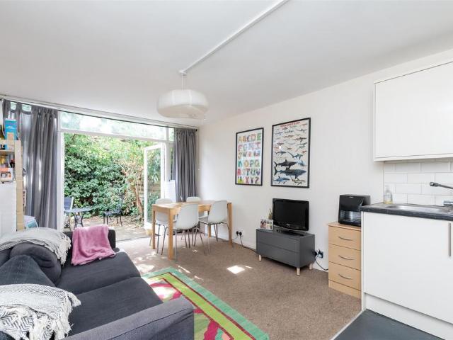 House for rent in Oval, Greater London