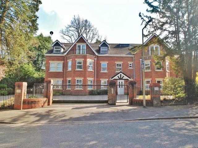 Apartment for rent in Bramhall Green, Bramhall