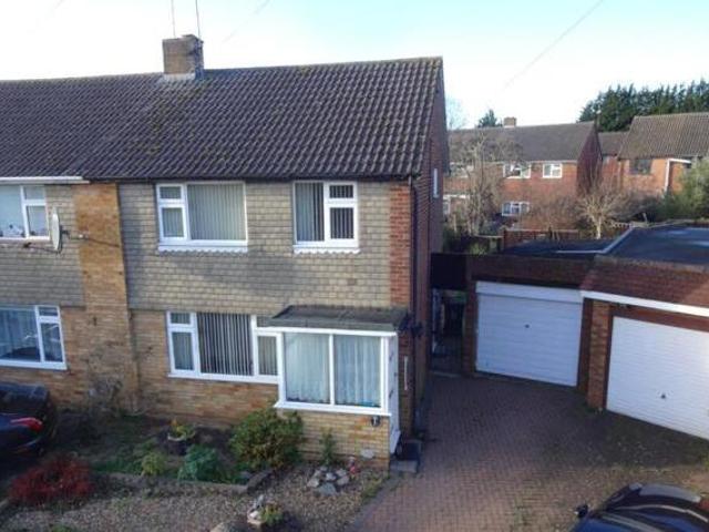House for sale in Luton