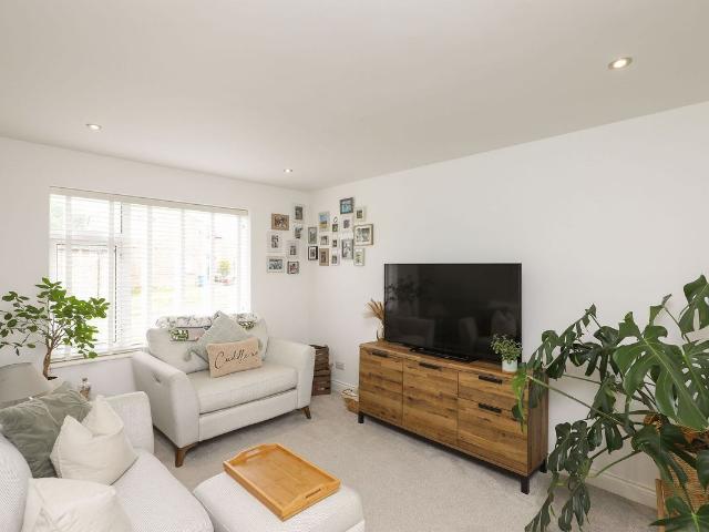 House for rent in Loundsley Green