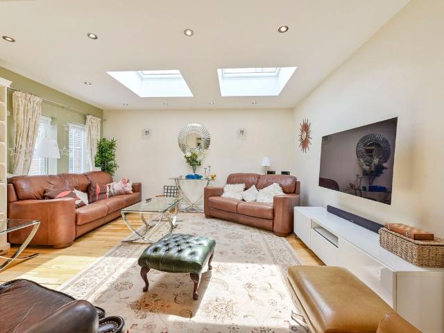 Apartment for rent in Putney, Greater London