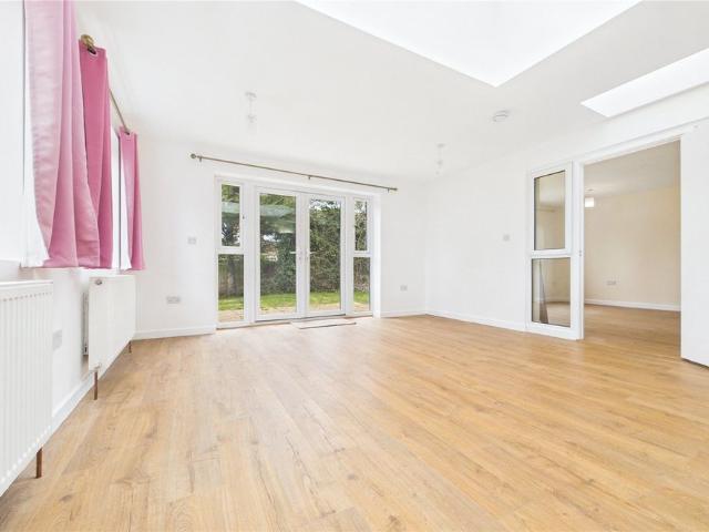 House for rent in Holybrook, West Berkshire