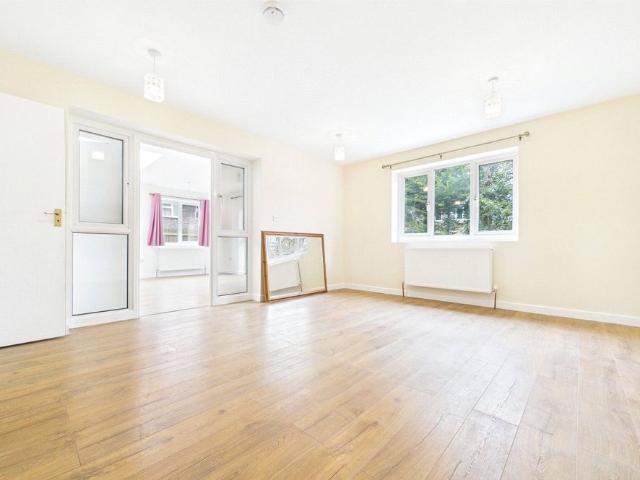 House for rent in Holybrook, West Berkshire