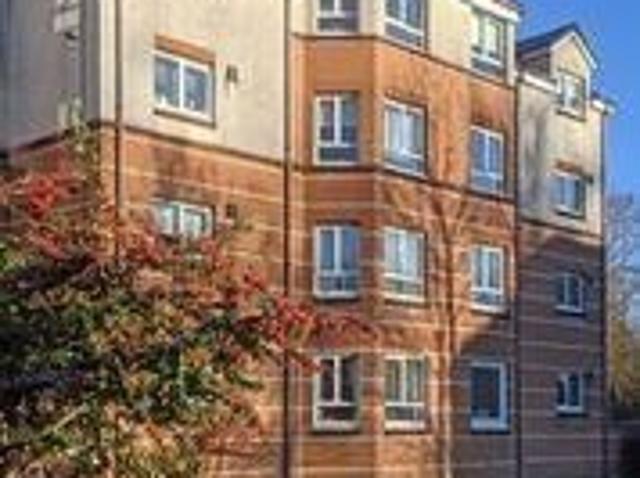 Apartment for rent in New Cathcart, Muirend