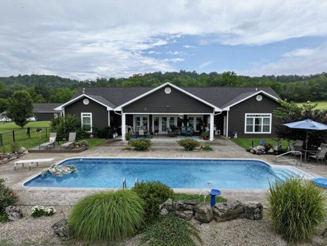 House for sale in Van Buren