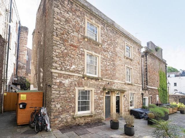 House for rent in Hotwells, Feckenham