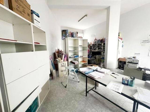 Locale Commerciale in affitto a Camporotondo Etneo, Sicilia