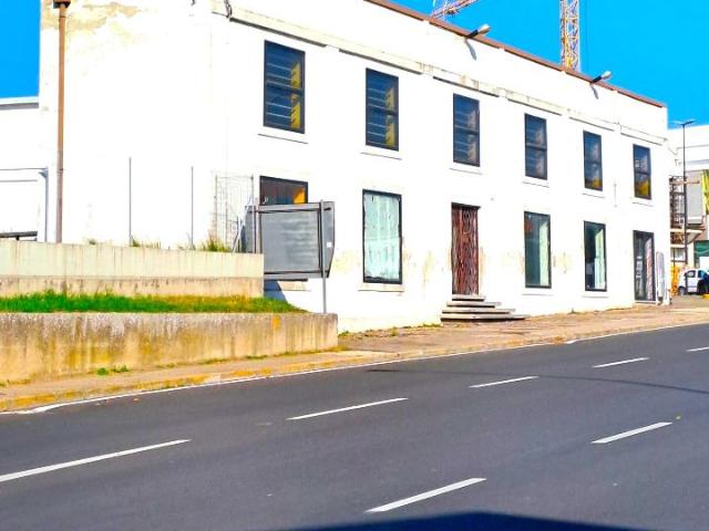 Locale Commerciale in affitto a Tassina, Rovigo