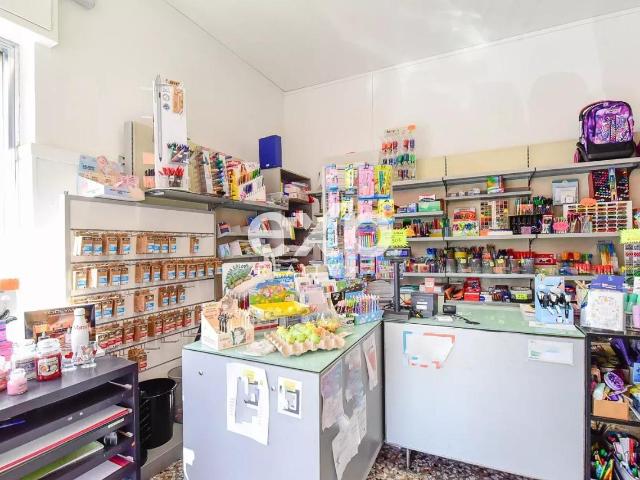 Locale Commerciale in vendita a Giussano, Lombardia