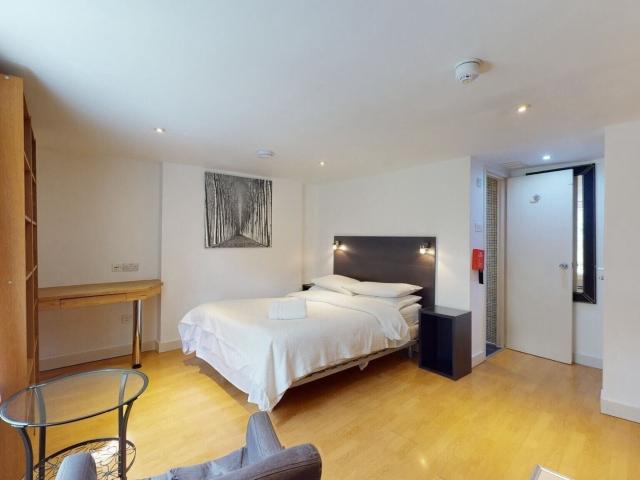 House for rent in Covent Garden, Victoria