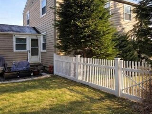 House for sale in Elmwood Park, New Jersey