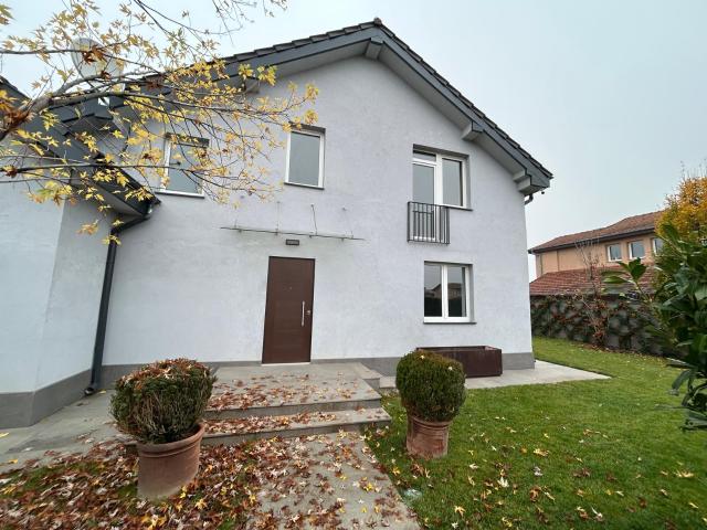 Casă închirieri în Sprancenata, Olt