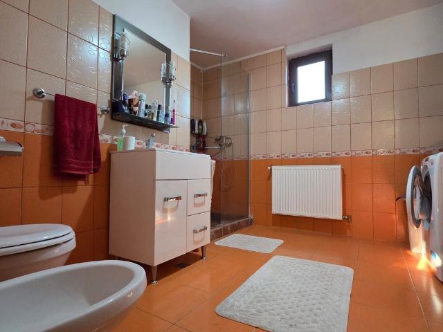 Casă vânzări