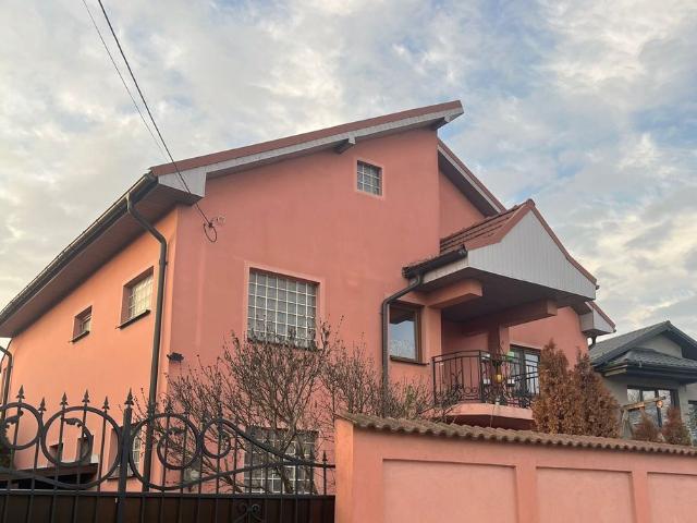 Casă vânzări